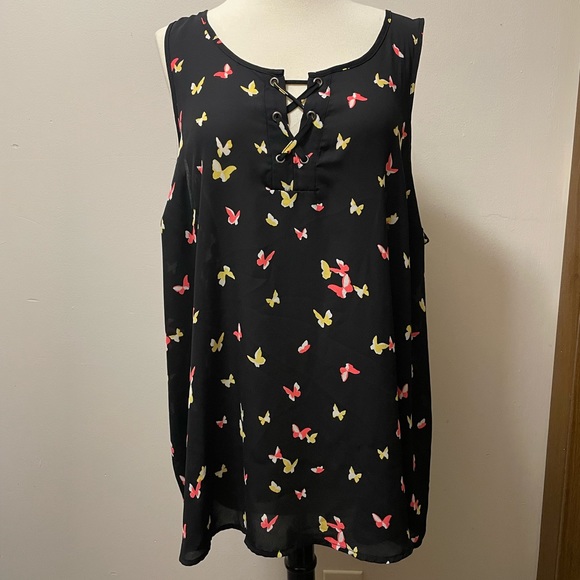 Torrid Geogette Butterfly Top - Picture 2 of 7